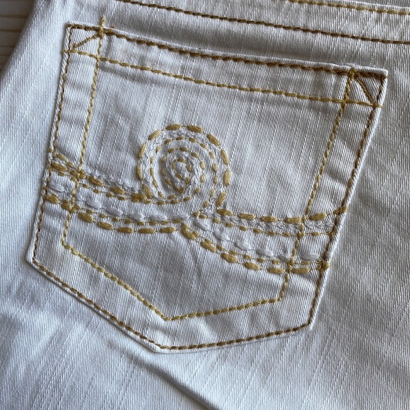 Seven7 Size 10 Petite Cream/Beige Shorts - Picture 4 of 8